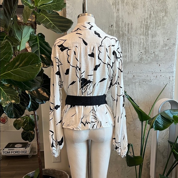 Ted Baker Black and White Floral Blouse - Picture 5 of 12